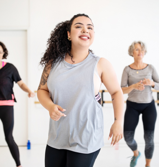 Grupo de mujeres haciendo ejercicio